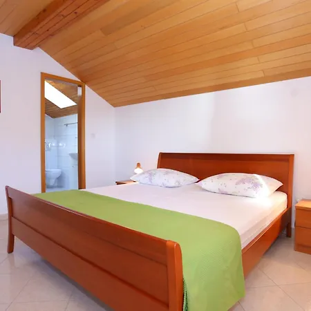 Apartment By The Sea Duce, Omis - 16406 Duce